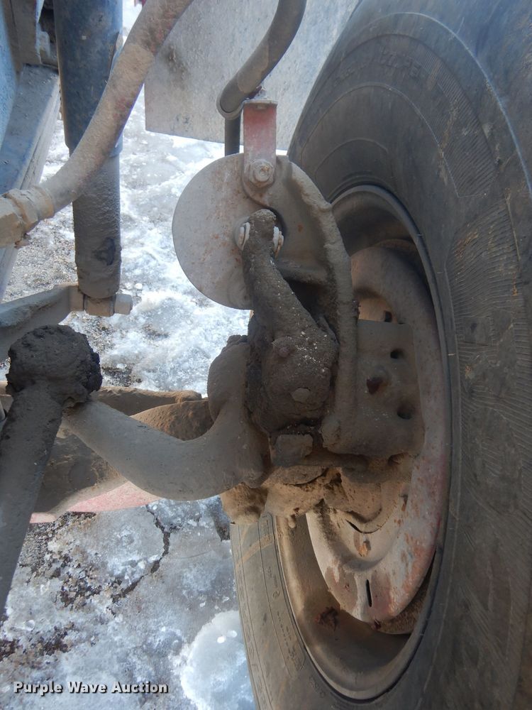 image for item HQ9568 1996 Mack RD690S  ready mix truck