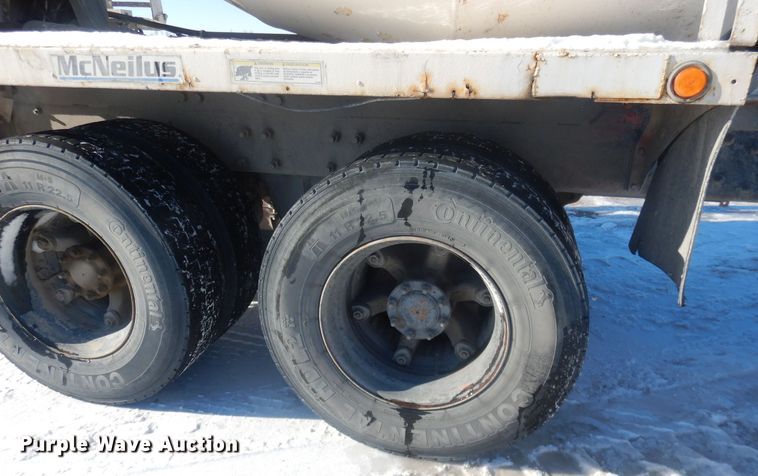 image for item HQ9568 1996 Mack RD690S  ready mix truck