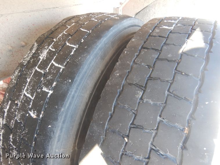 image for item HQ9568 1996 Mack RD690S  ready mix truck