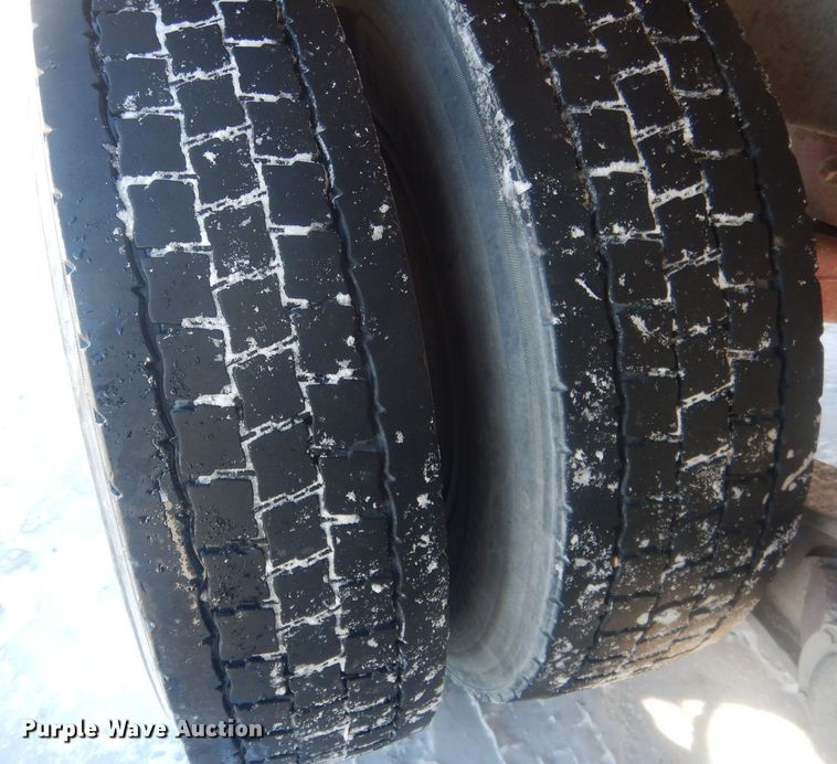 image for item HQ9568 1996 Mack RD690S  ready mix truck