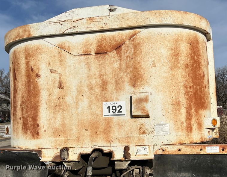 image for item ID9363 1990 Lufkin LWD 31  end dump trailer