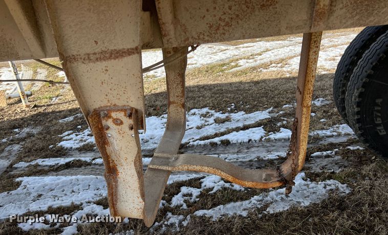 image for item ID9363 1990 Lufkin LWD 31  end dump trailer