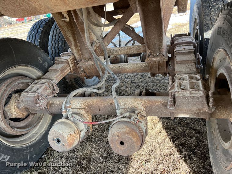 image for item ID9363 1990 Lufkin LWD 31  end dump trailer