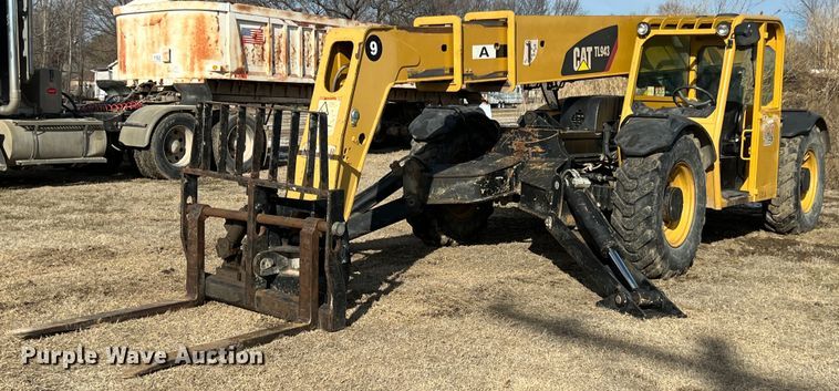 image for item ID9364 2010 Caterpillar TL943  telehandler