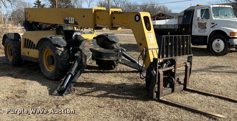 image for item ID9364 2010 Caterpillar TL943  telehandler