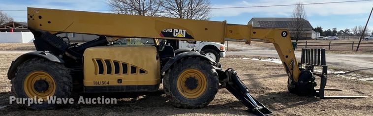 image for item ID9364 2010 Caterpillar TL943  telehandler