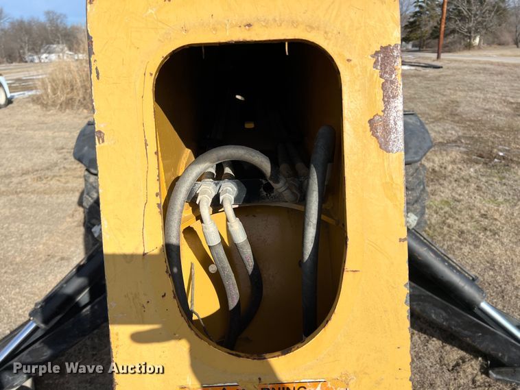 image for item ID9364 2010 Caterpillar TL943  telehandler