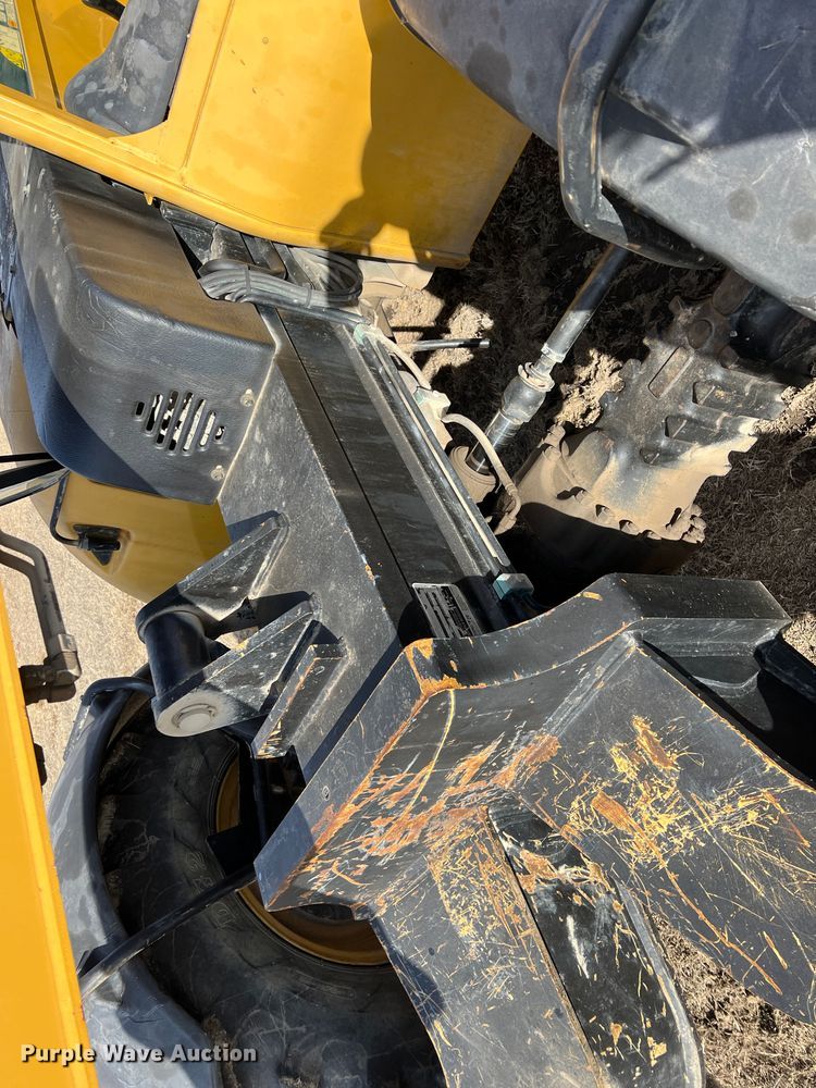 image for item ID9364 2010 Caterpillar TL943  telehandler