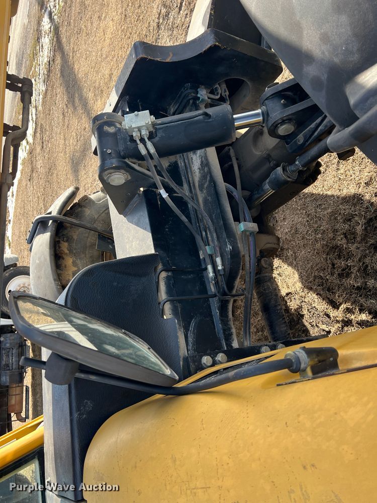 image for item ID9364 2010 Caterpillar TL943  telehandler