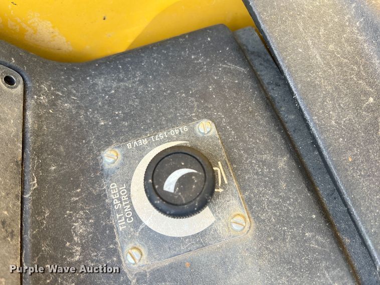 image for item ID9364 2010 Caterpillar TL943  telehandler