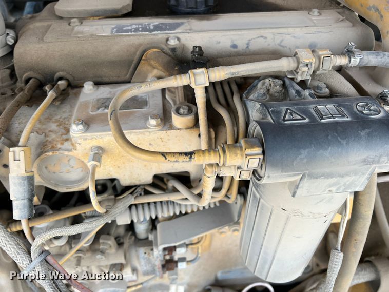 image for item ID9364 2010 Caterpillar TL943  telehandler