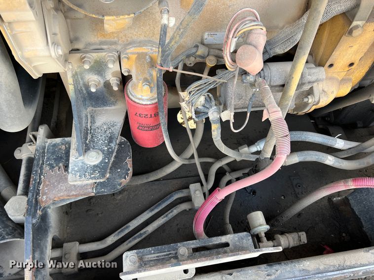 image for item ID9364 2010 Caterpillar TL943  telehandler