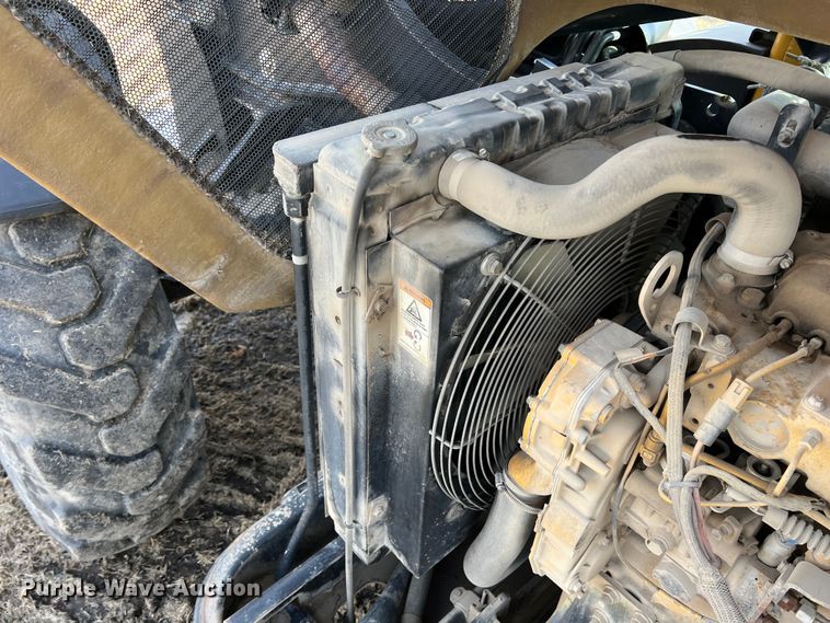 image for item ID9364 2010 Caterpillar TL943  telehandler