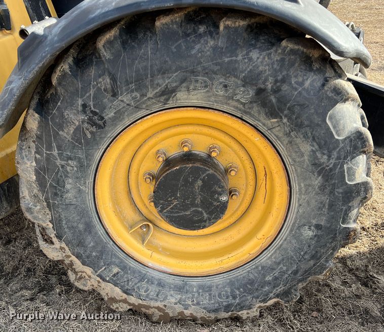 image for item ID9364 2010 Caterpillar TL943  telehandler