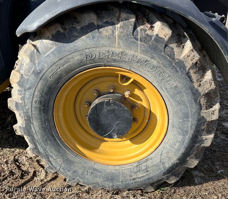 image for item ID9364 2010 Caterpillar TL943  telehandler