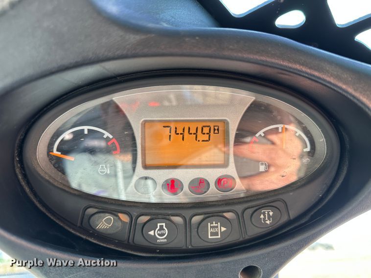 image for item JD9621 2016 Bobcat S650  skid steer loader