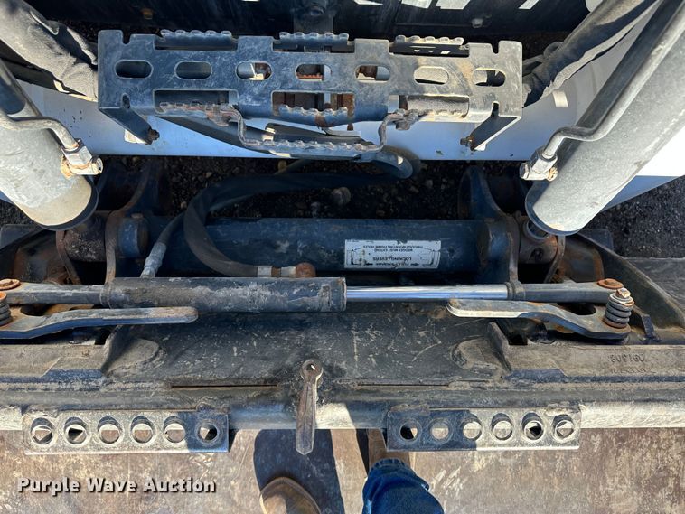 image for item JD9621 2016 Bobcat S650  skid steer loader