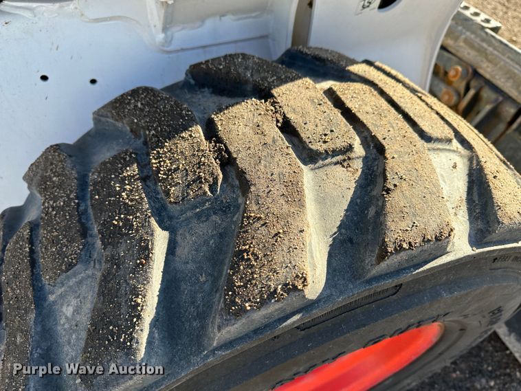 image for item JD9621 2016 Bobcat S650  skid steer loader