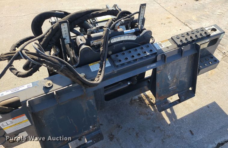 image for item JG9556 Roadhog PCP18EHSG5  skid steer cold planer