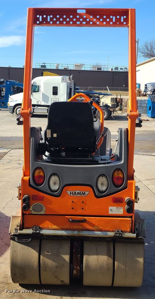 image for item JG9557 2016 Hamm HD12  double drum roller