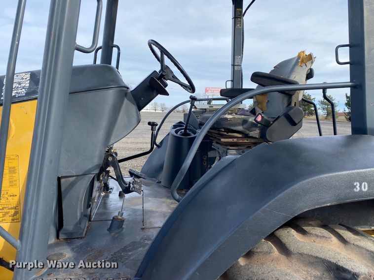 image for item JW9219 2006 John Deere 310G  backhoe