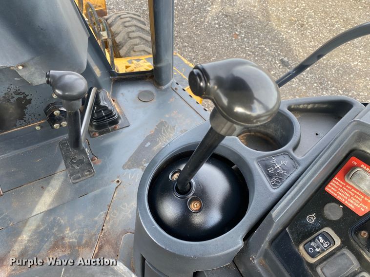 image for item JW9219 2006 John Deere 310G  backhoe