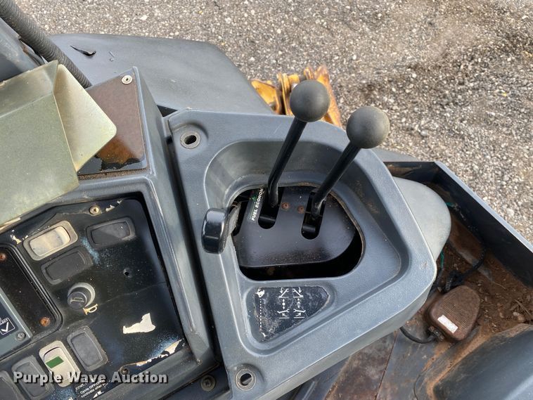 image for item JW9219 2006 John Deere 310G  backhoe