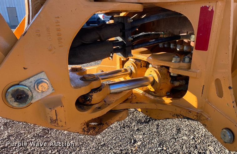image for item JW9232 Case 580L  backhoe