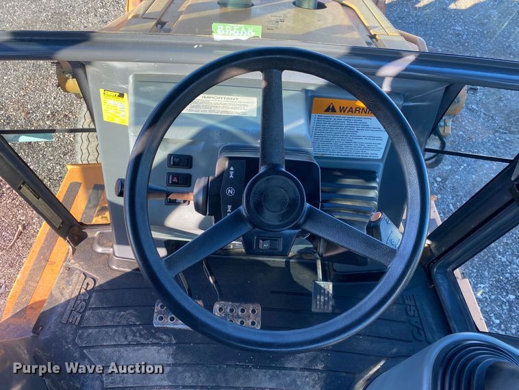 image for item JW9232 Case 580L  backhoe