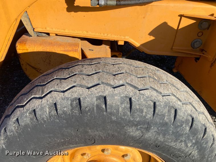 image for item JW9232 Case 580L  backhoe