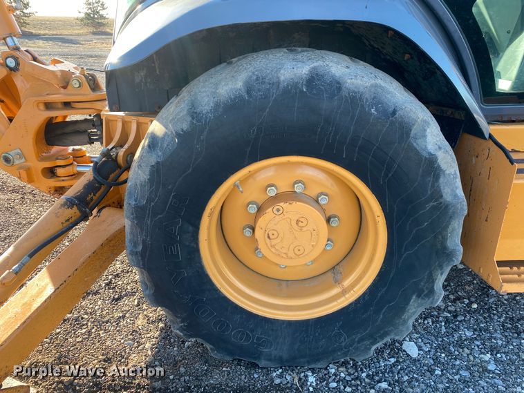 image for item JW9232 Case 580L  backhoe