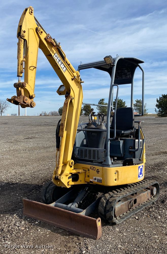 image for item JW9235 2006 John Deere 17ZTS  mini excavator