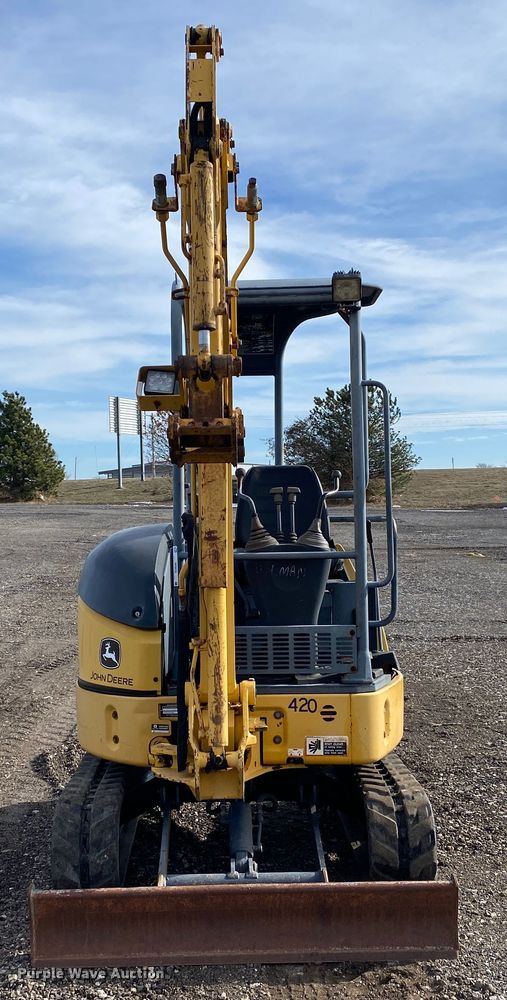 image for item JW9235 2006 John Deere 17ZTS  mini excavator