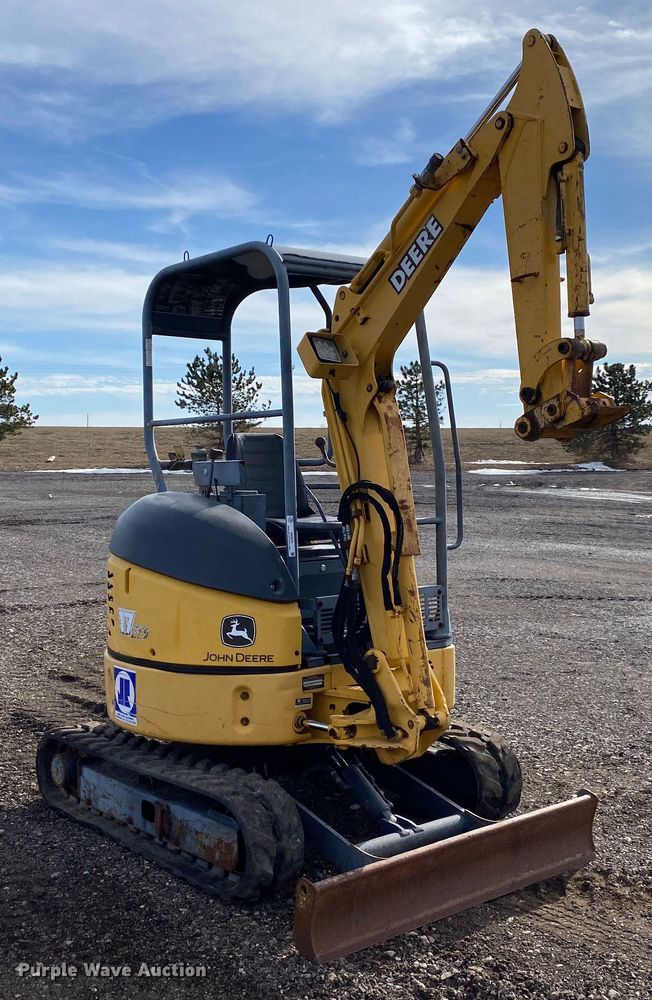 image for item JW9235 2006 John Deere 17ZTS  mini excavator