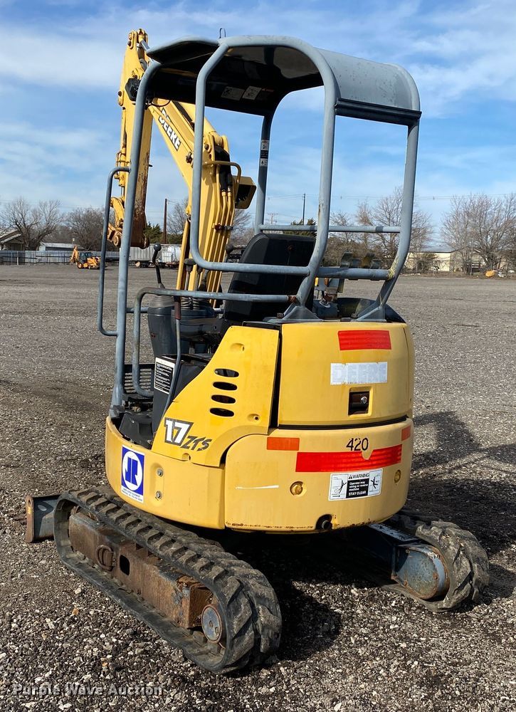 image for item JW9235 2006 John Deere 17ZTS  mini excavator