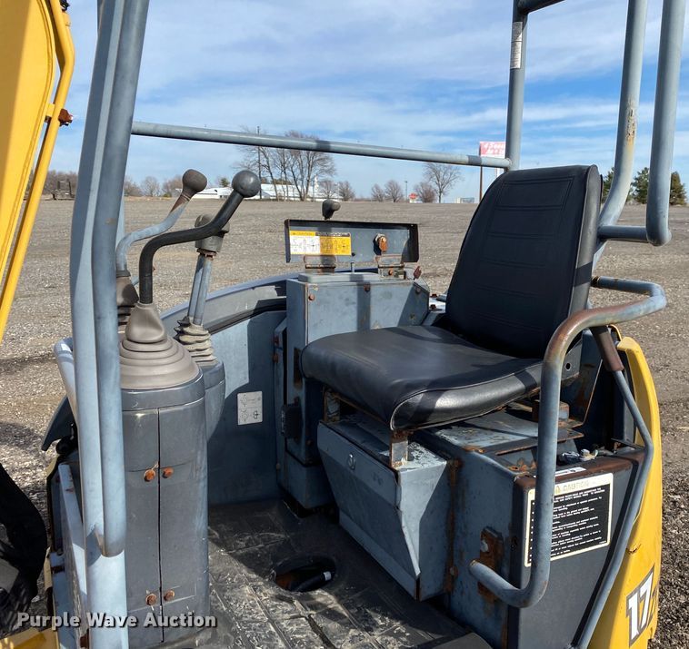 image for item JW9235 2006 John Deere 17ZTS  mini excavator