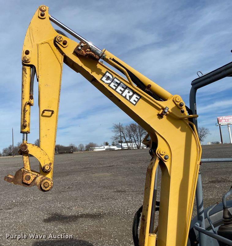 image for item JW9235 2006 John Deere 17ZTS  mini excavator