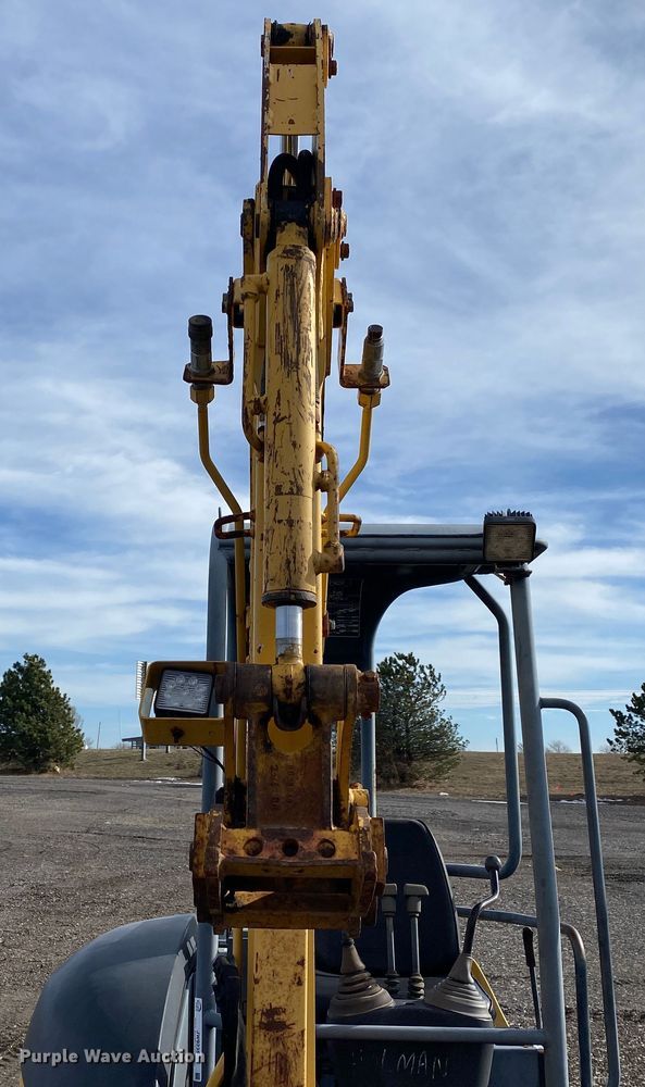 image for item JW9235 2006 John Deere 17ZTS  mini excavator