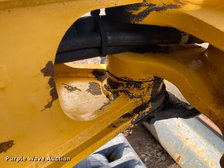 image for item JW9235 2006 John Deere 17ZTS  mini excavator