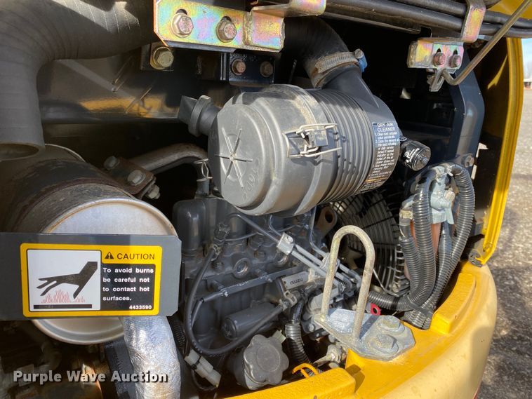 image for item JW9235 2006 John Deere 17ZTS  mini excavator