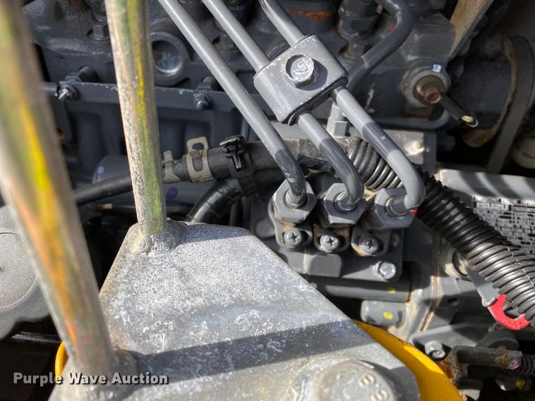 image for item JW9235 2006 John Deere 17ZTS  mini excavator