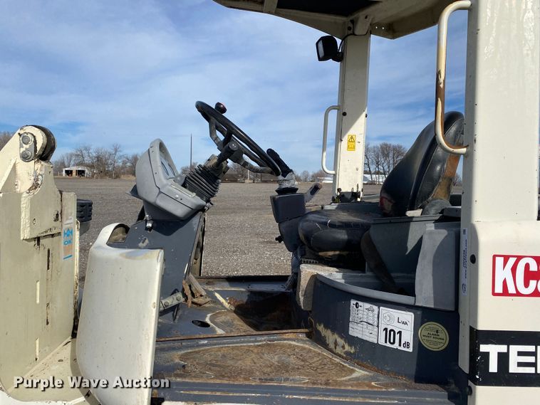 image for item JW9236 2005 Terex SKL824  wheel loader