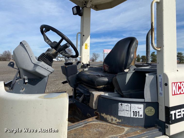 image for item JW9236 2005 Terex SKL824  wheel loader