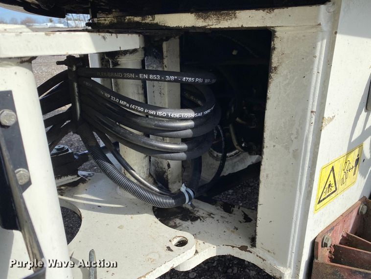 image for item JW9236 2005 Terex SKL824  wheel loader