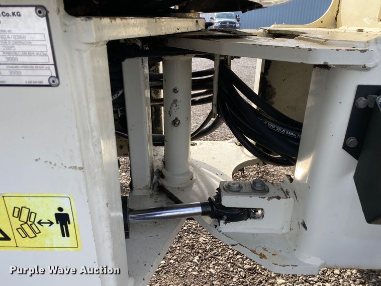 image for item JW9236 2005 Terex SKL824  wheel loader