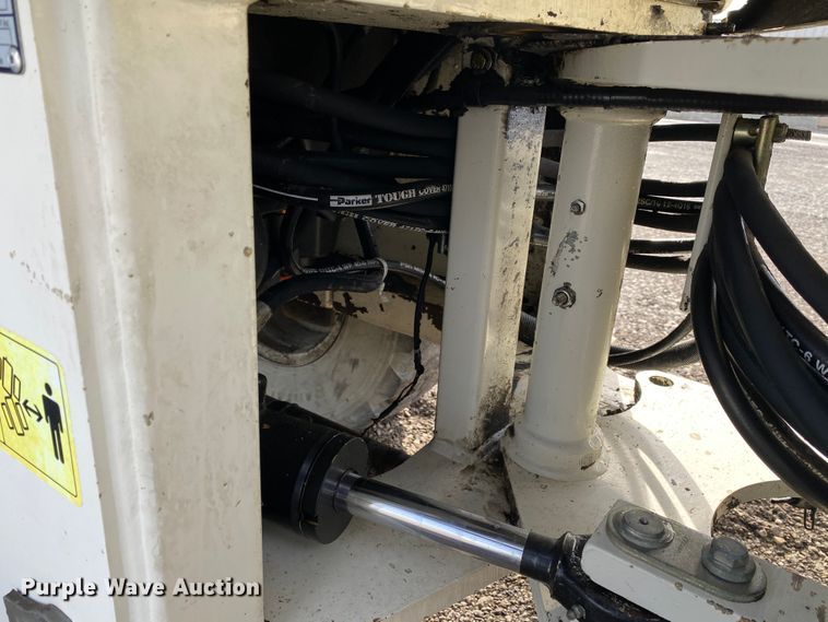 image for item JW9236 2005 Terex SKL824  wheel loader