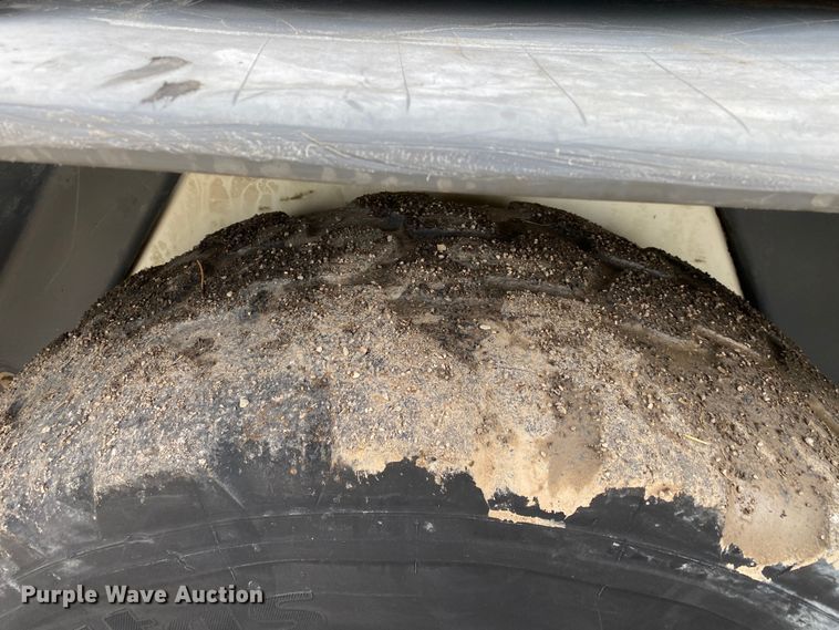 image for item JW9236 2005 Terex SKL824  wheel loader