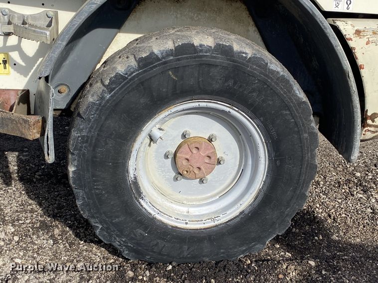 image for item JW9236 2005 Terex SKL824  wheel loader