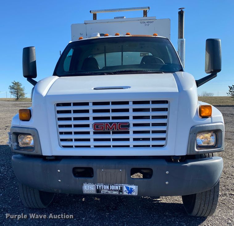 image for item JW9247 2007 GMC C7500  utility / service truck