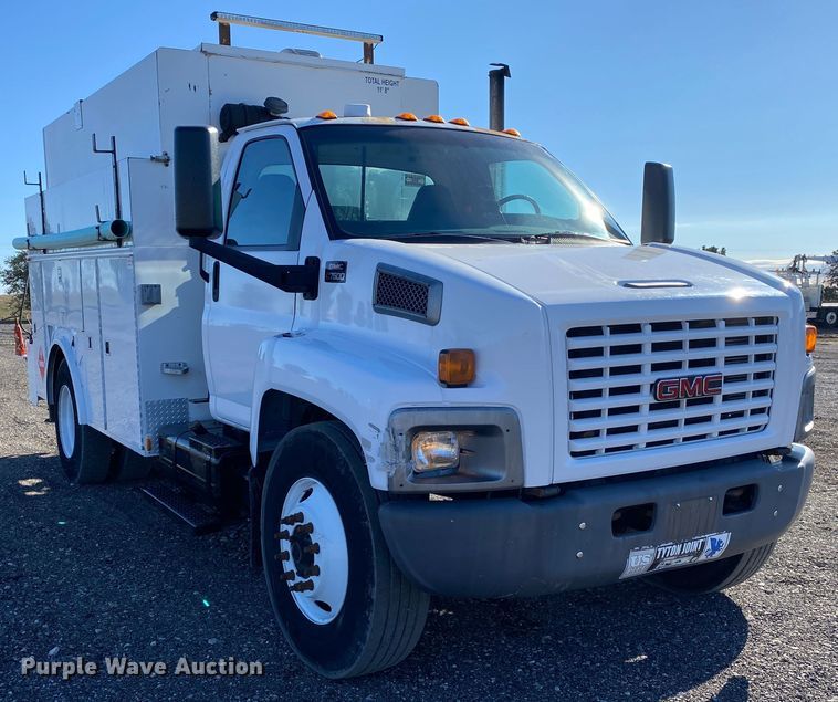 image for item JW9247 2007 GMC C7500  utility / service truck